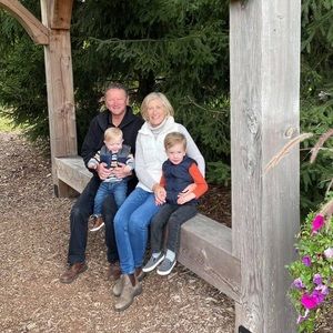 Meet your Posher, Debbie